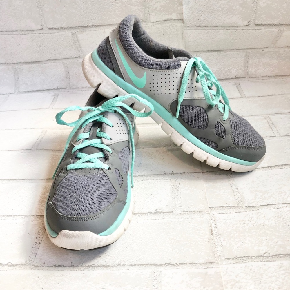 Nike Flex Experience RN Women's 8 | Cool Grey Tropical Twist | Running Shoes